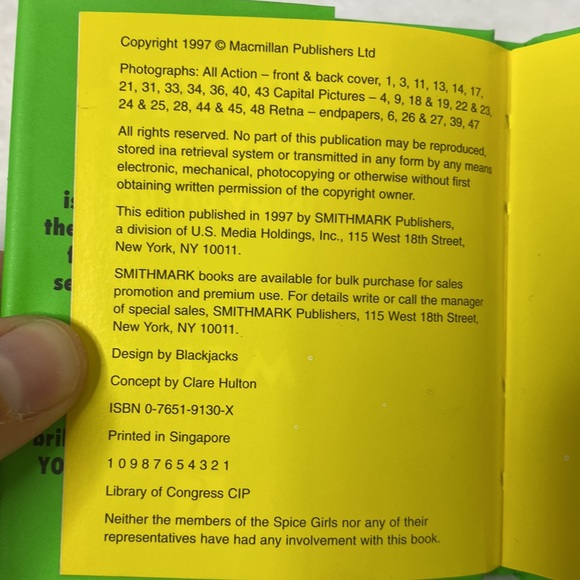 Vintage 90’s Spice Girls Unofficial Sporty Spice in my Pocket Mel C. Mini Book - Picture 3 of 4